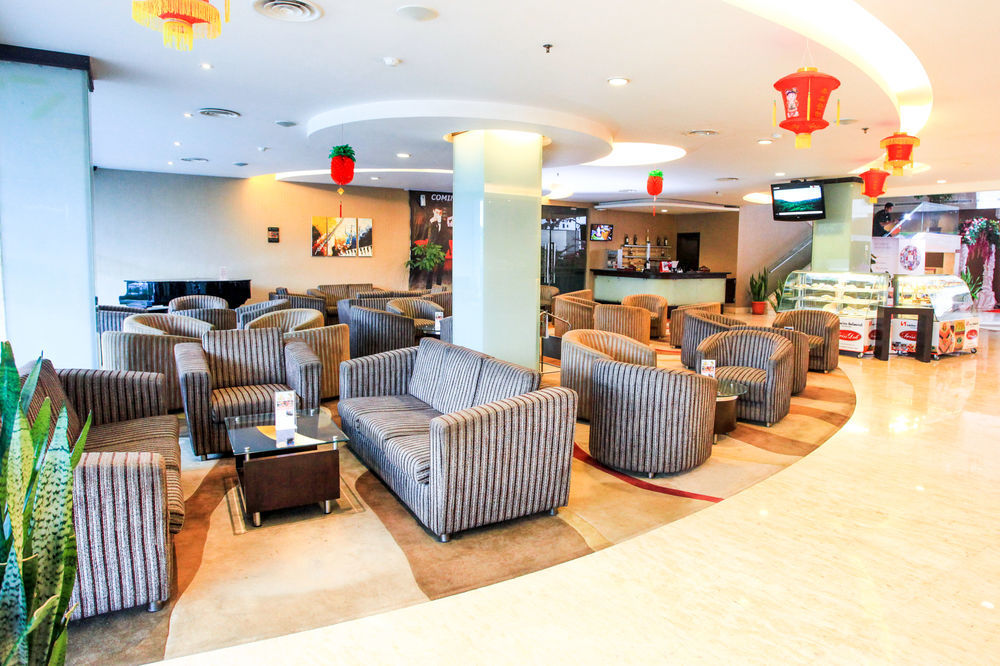 Swiss-Belhotel Kendari Exterior photo