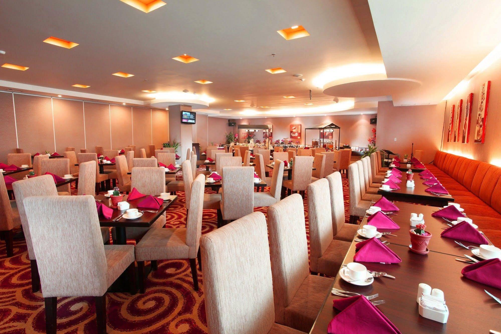 Swiss-Belhotel Kendari Exterior photo